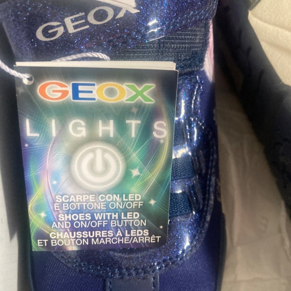 Geox Frozen II Leather Light up sneakers New in box size 3.5 - Picture 6 of 7